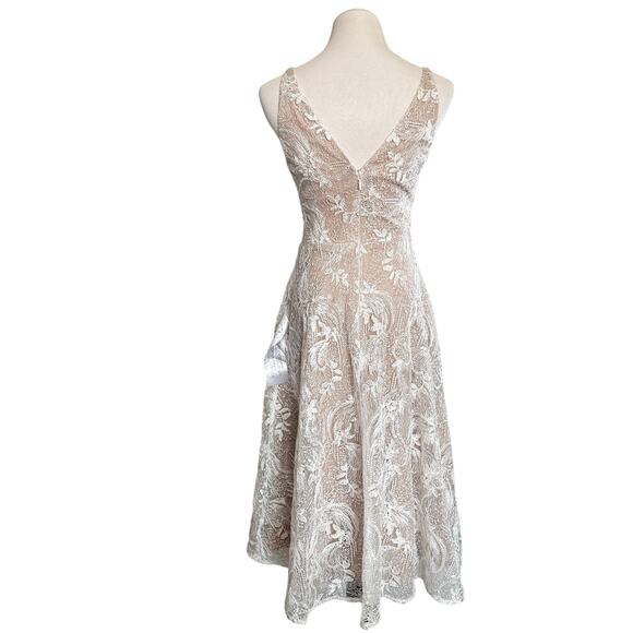 Dress the Population NEW Elisa Vine Embroidered Midi Dress White Nude Small - Picture 3 of 16